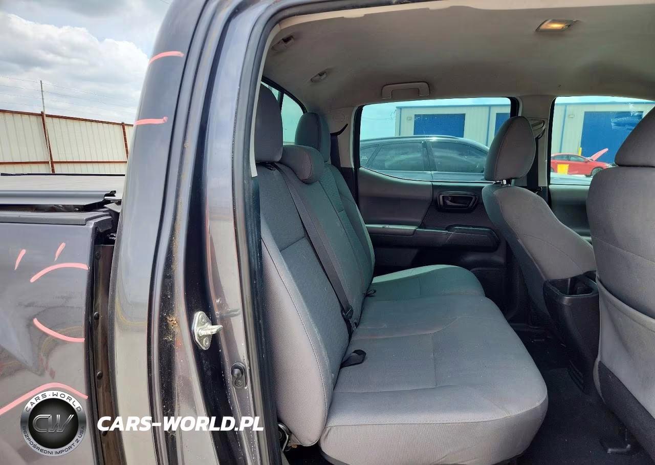 2018 Toyota Tacoma Sr VIN:5TFAX5GN8JX110494 - 10