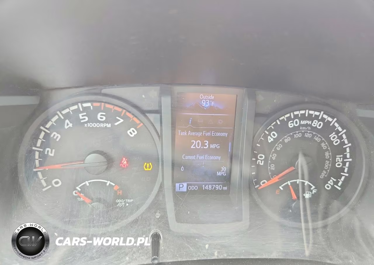 2018 Toyota Tacoma Sr VIN:5TFAX5GN8JX110494 - 9