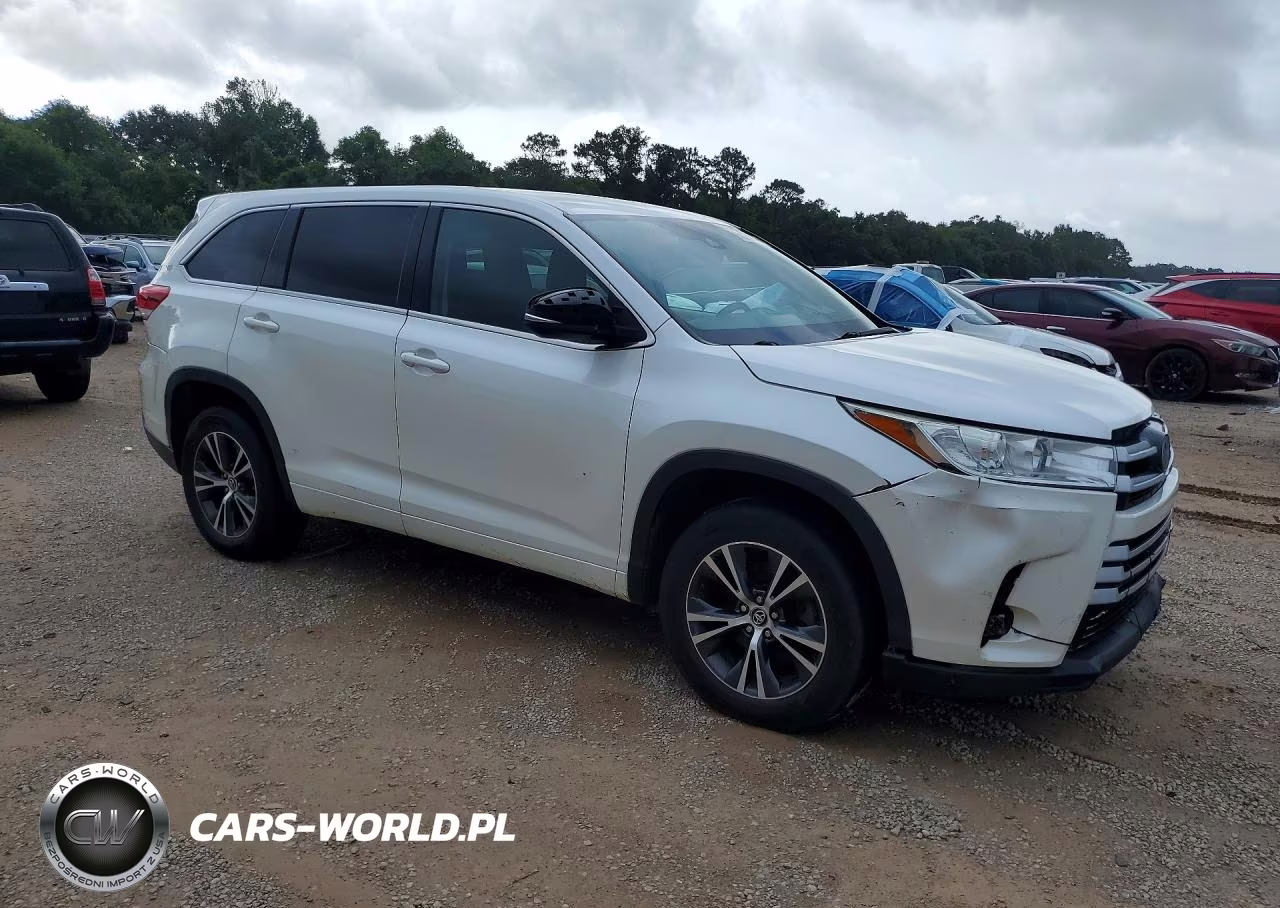 2017 Toyota Highlander Le VIN:5TDZZRFH6HS231640 - 4