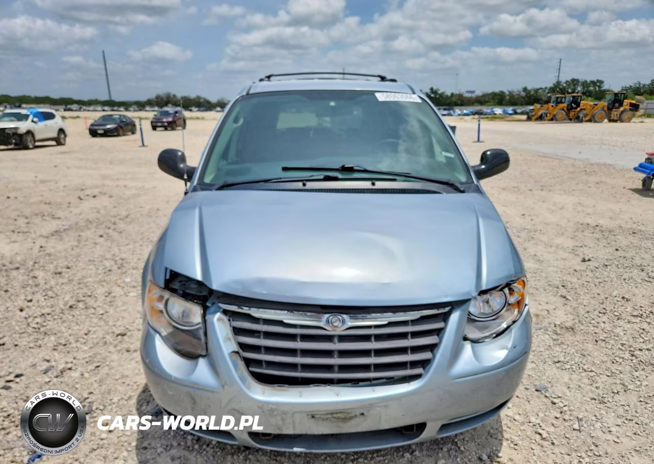 2006 Chrysler Town & Country Touring VIN:2A4GP54L76R807863 - 5