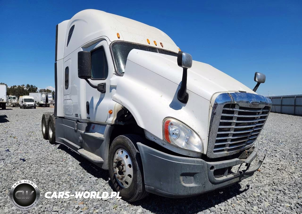 2015 Freightliner Cascadia Semi Truck