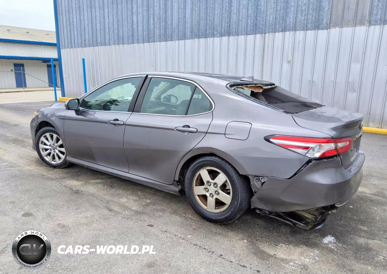 2020 Toyota Camry Le VIN:4T1C11AK6LU884647 - 2