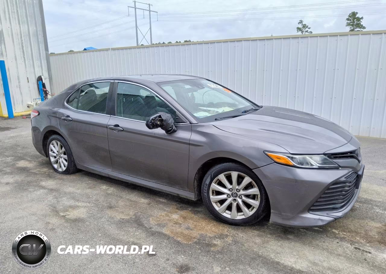 2020 Toyota Camry Le VIN:4T1C11AK6LU884647 - 4