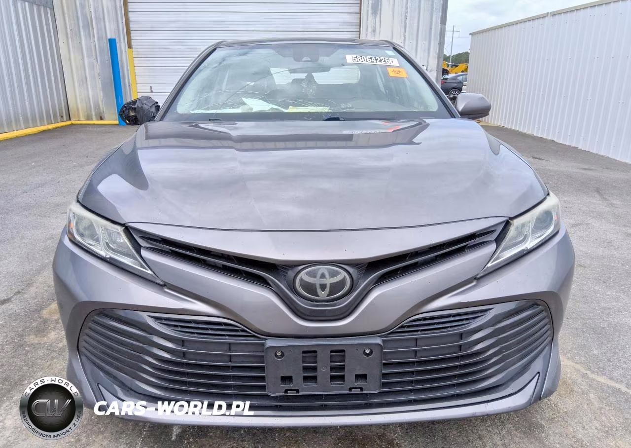 2020 Toyota Camry Le VIN:4T1C11AK6LU884647 - 5
