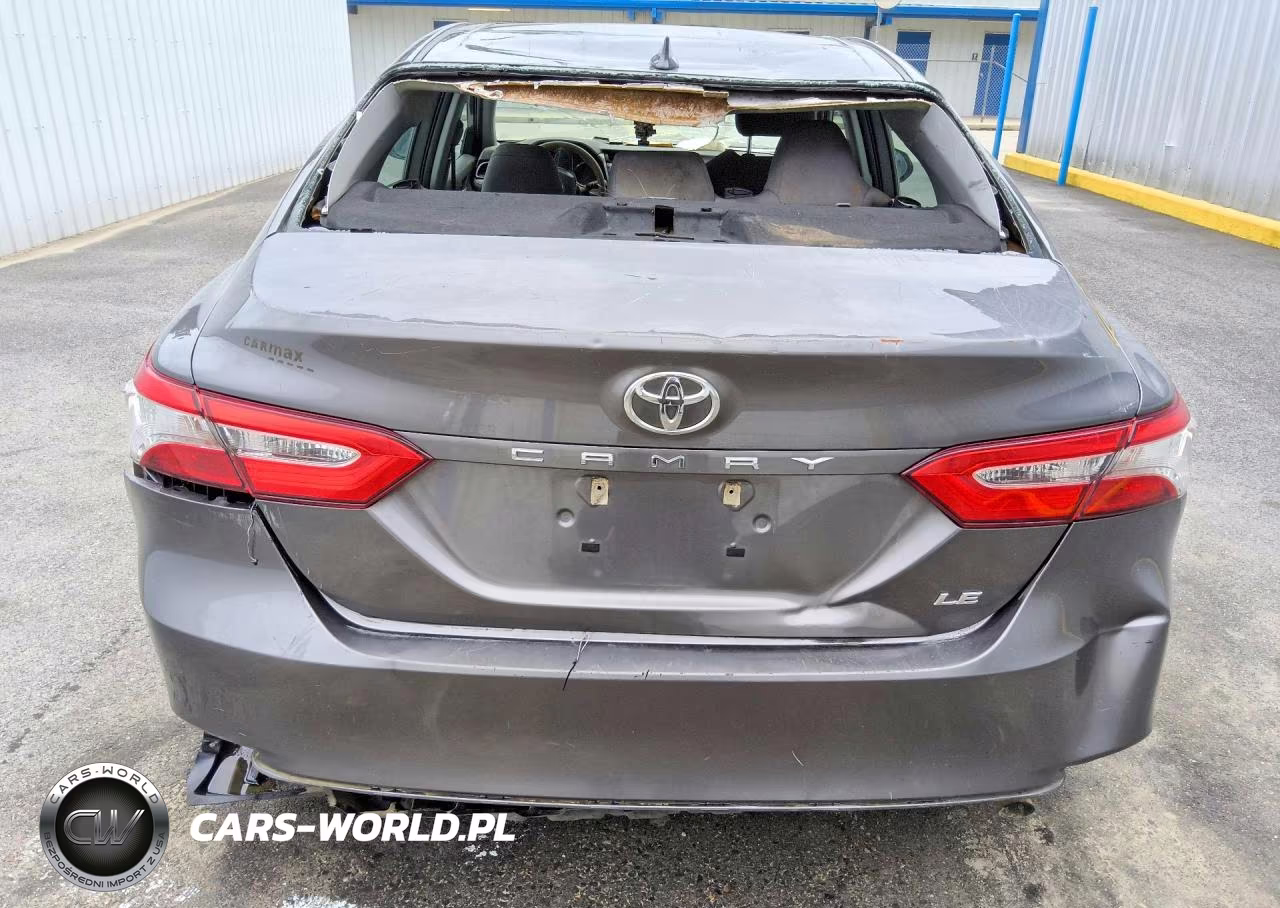 2020 Toyota Camry Le VIN:4T1C11AK6LU884647 - 6