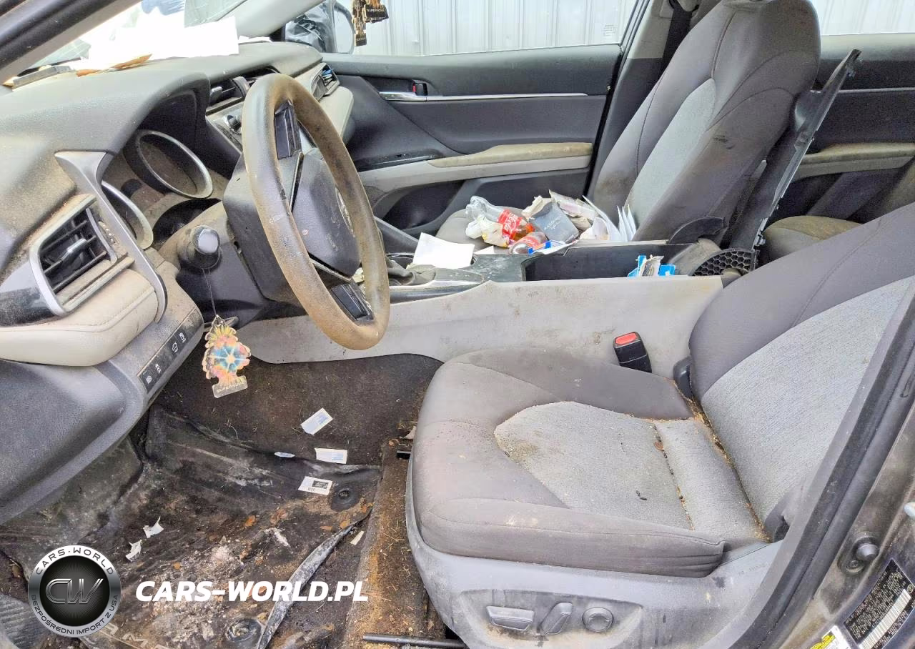 2020 Toyota Camry Le VIN:4T1C11AK6LU884647 - 7