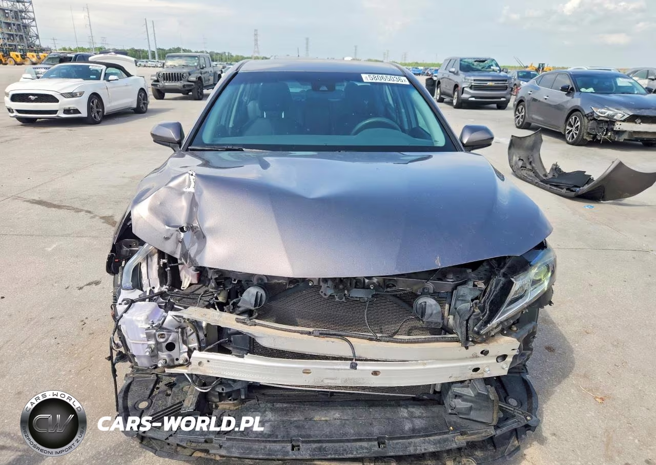 2020 Toyota Camry Le VIN:4T1C11AK2LU923671 - 5
