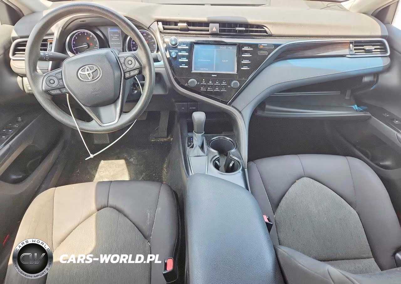 2020 Toyota Camry Le VIN:4T1C11AK2LU923671 - 8