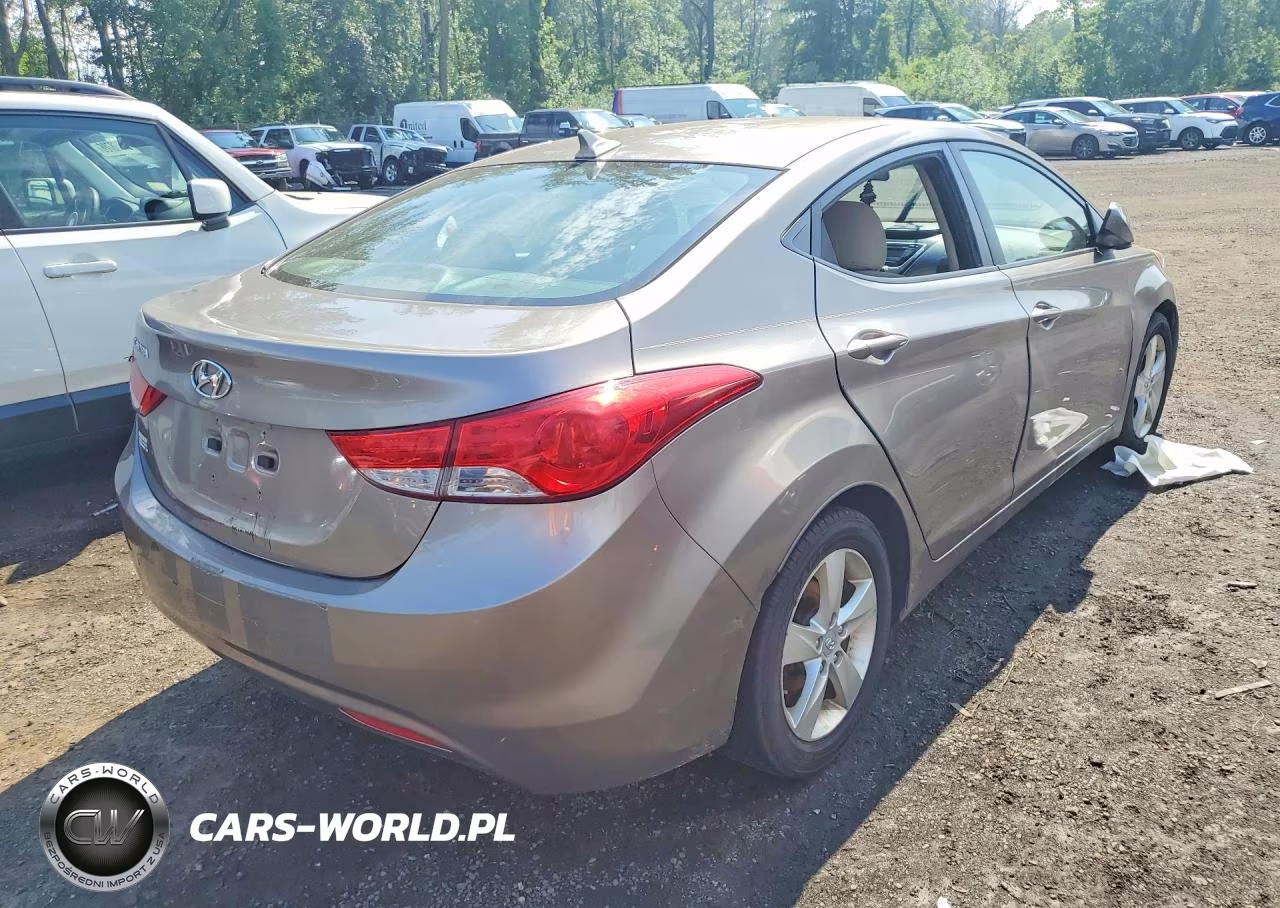 2011 Hyundai Elantra Gls VIN:5NPDH4AE2BH001295 - 3