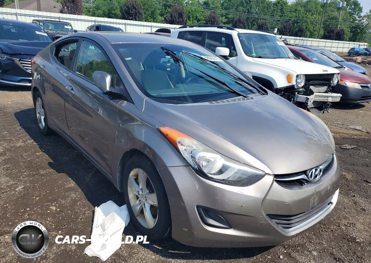 2011 Hyundai Elantra Gls VIN:5NPDH4AE2BH001295 - 4