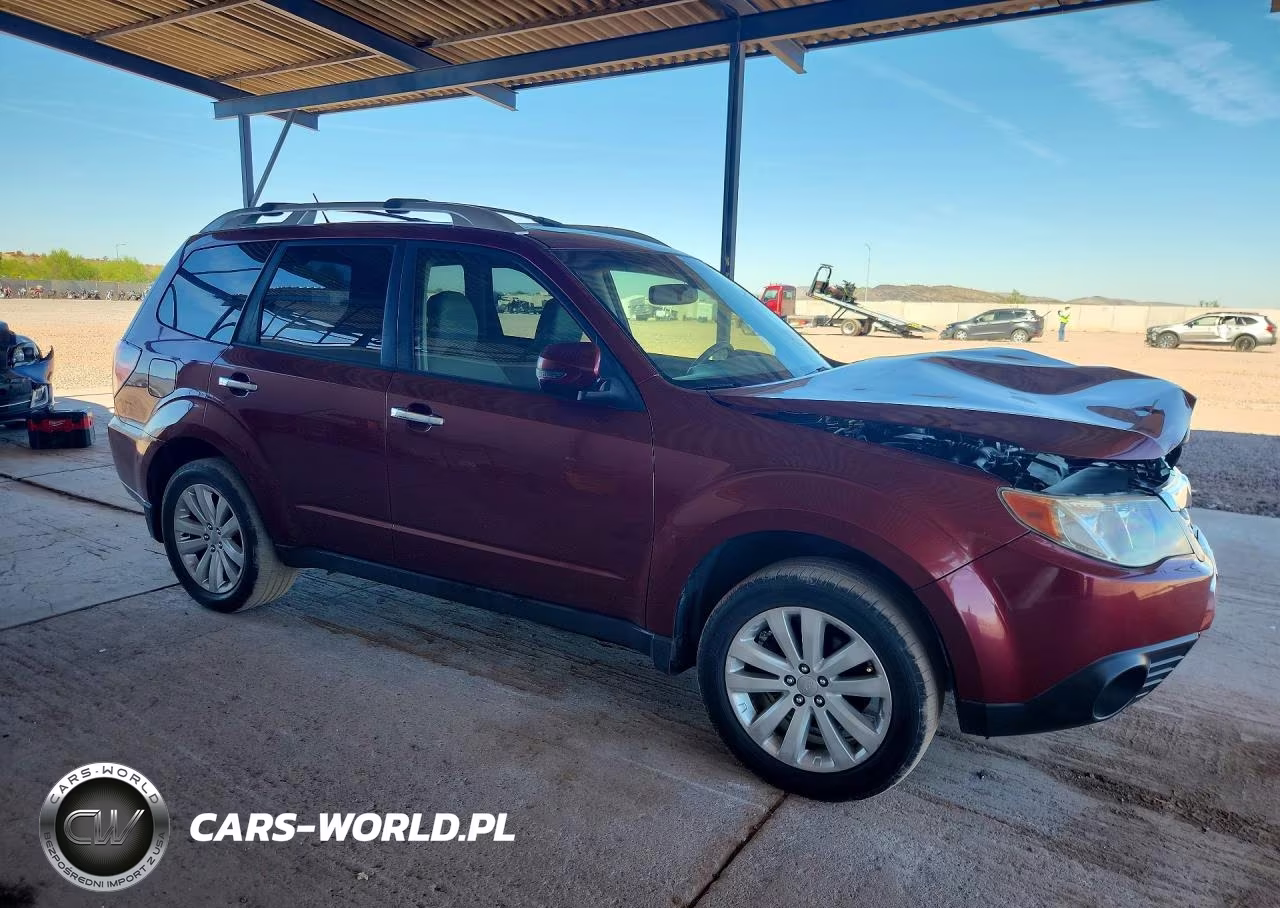 2012 Subaru Forester Touring VIN:JF2SHAGC0CH466512 - 4