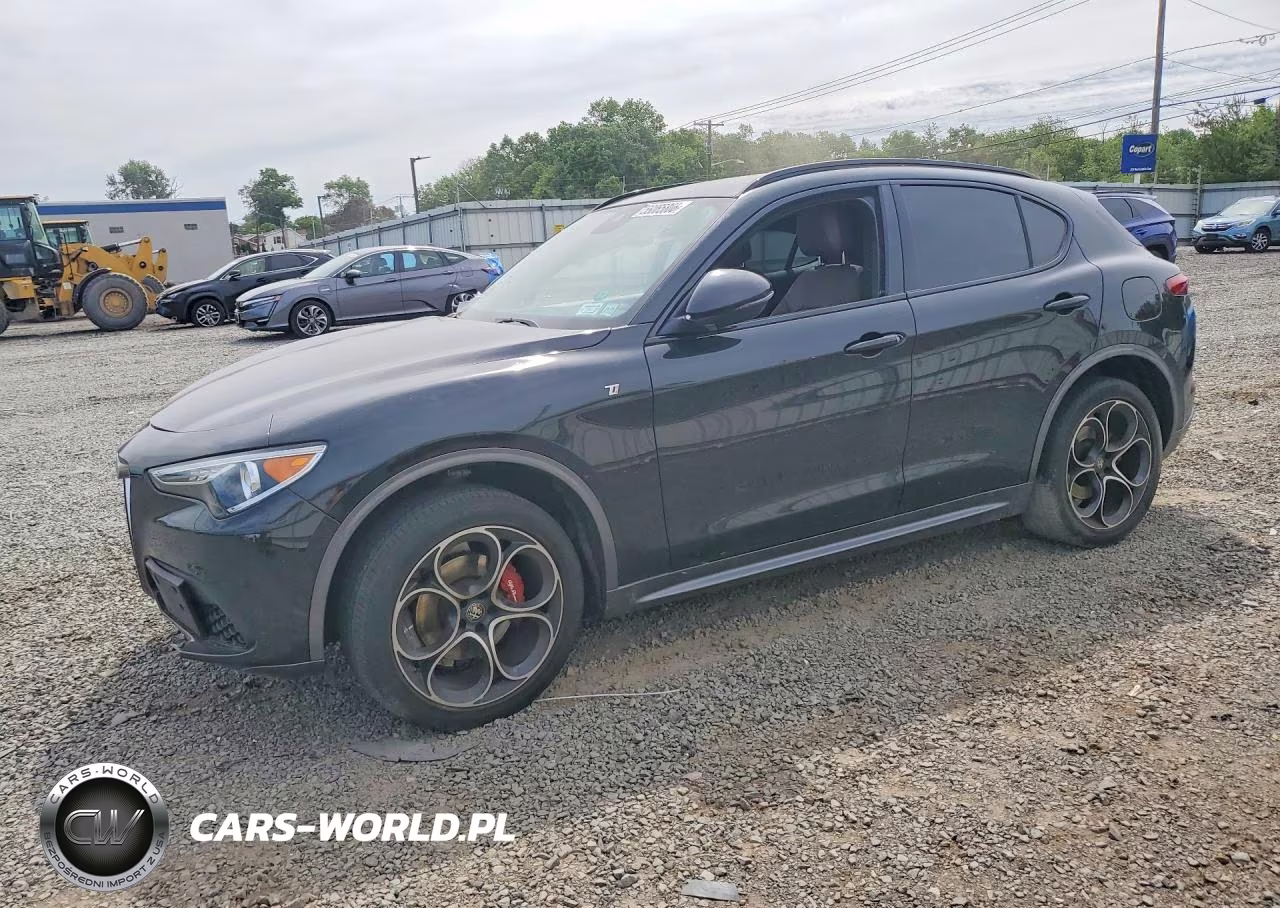 2023 Alfa Romeo Stelvio Ti VIN:ZASPAKBN6P7D55604 - 1