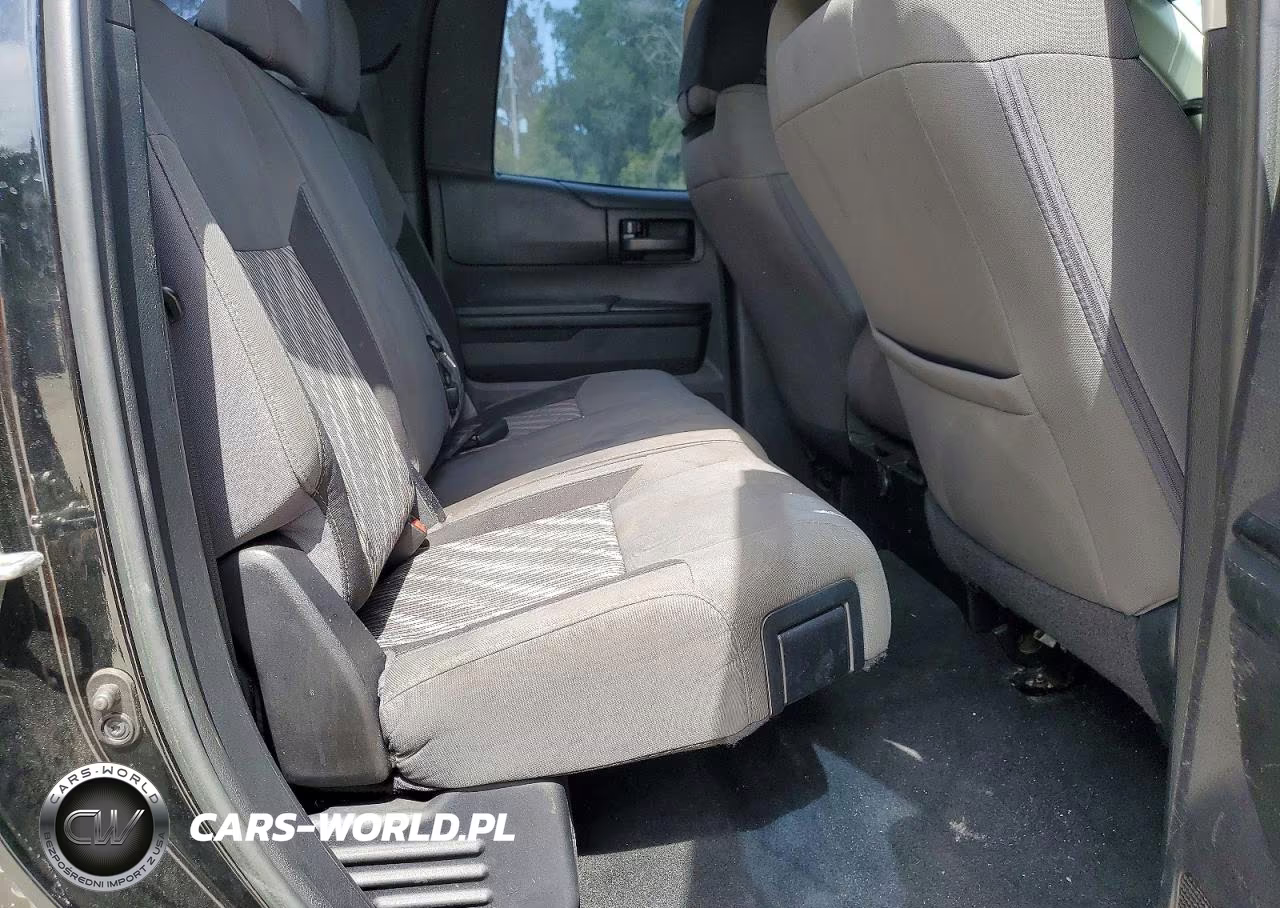 2018 Toyota Tundra Sr VIN:5TFRM5F12JX128015 - 10