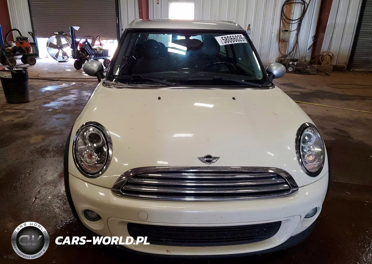 2010 Mini Cooper Clubman VIN:WMWML3C53ATX36798 - 5