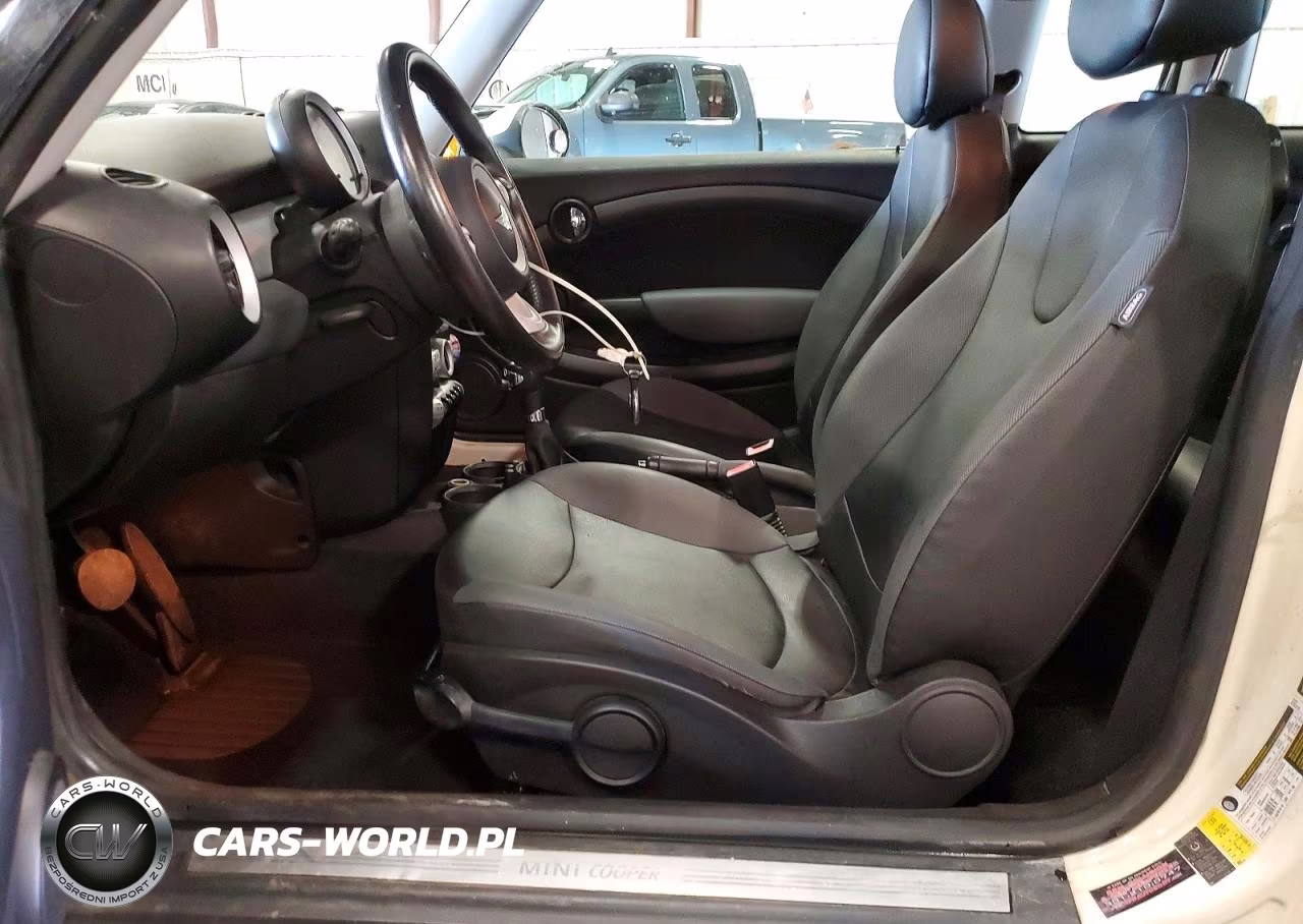 2010 Mini Cooper Clubman VIN:WMWML3C53ATX36798 - 7