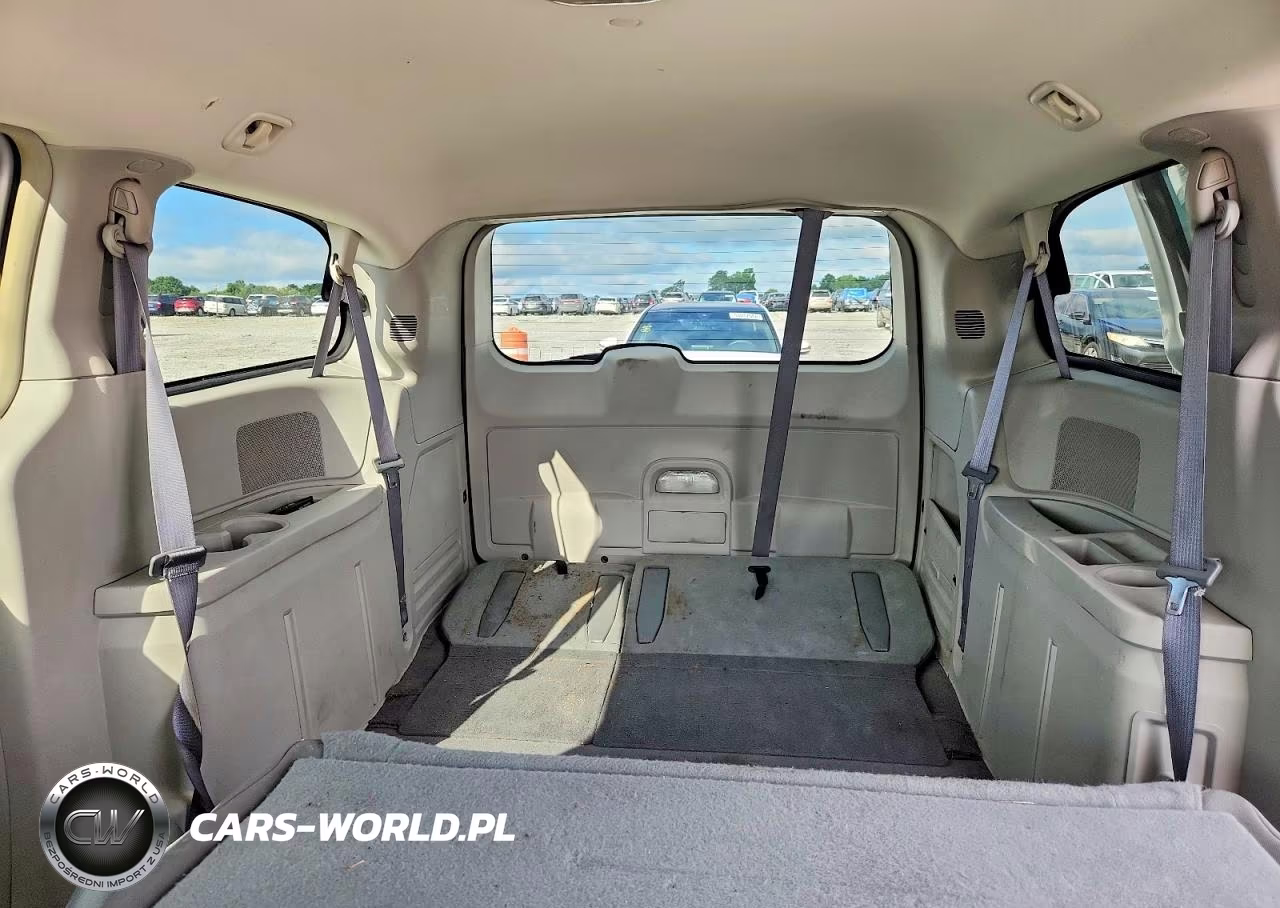 2008 Chrysler Town & Country Lx VIN:2A8HR44H38R683015 - 10