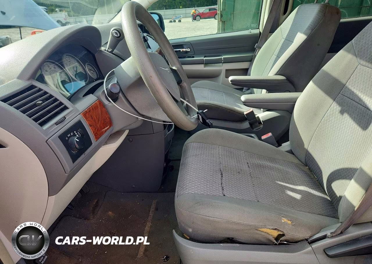 2008 Chrysler Town & Country Lx VIN:2A8HR44H38R683015 - 7