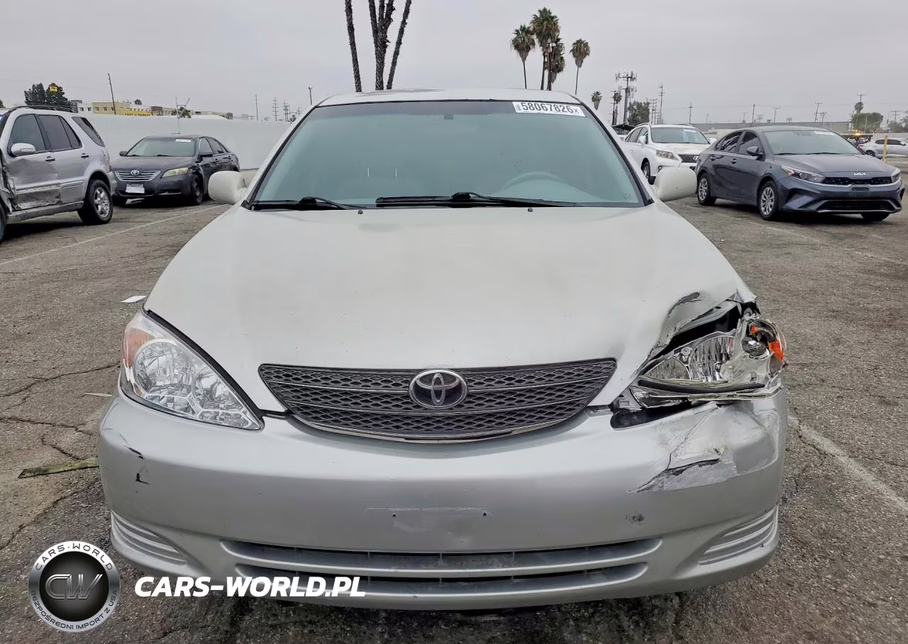 2002 Toyota Camry Le VIN:4T1BF30K32U001399 - 5