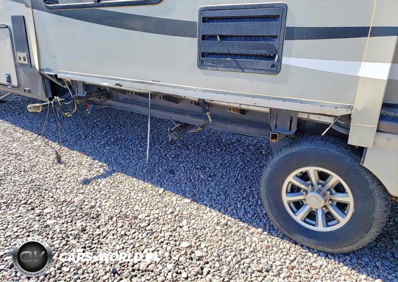 2015 Cherokee By Forest R Travel Trailer VIN:4X4FSRM26F3010604 - 9