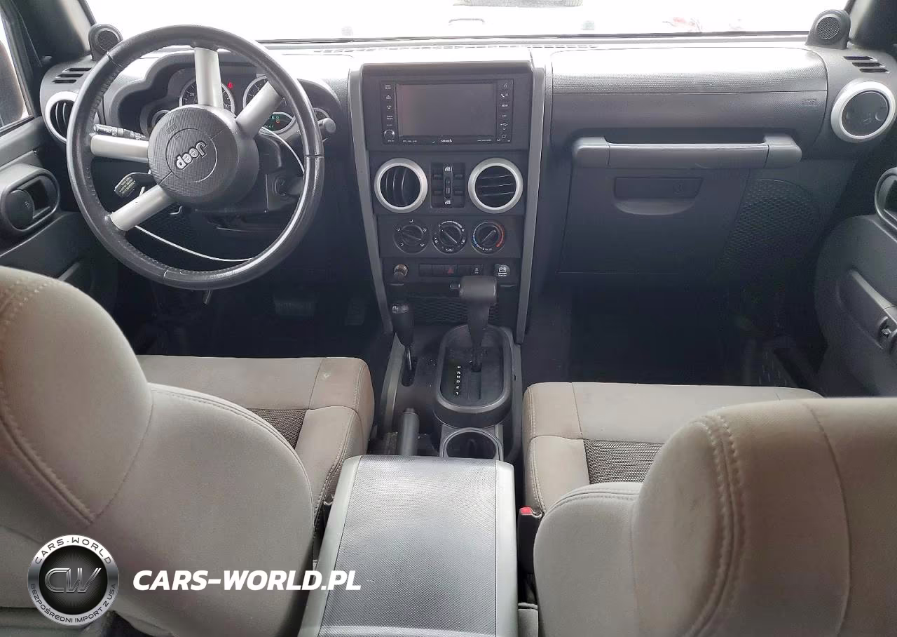 2010 Jeep Wrangler Unlimited Sahara VIN:1J4BA5H13AL123480 - 8