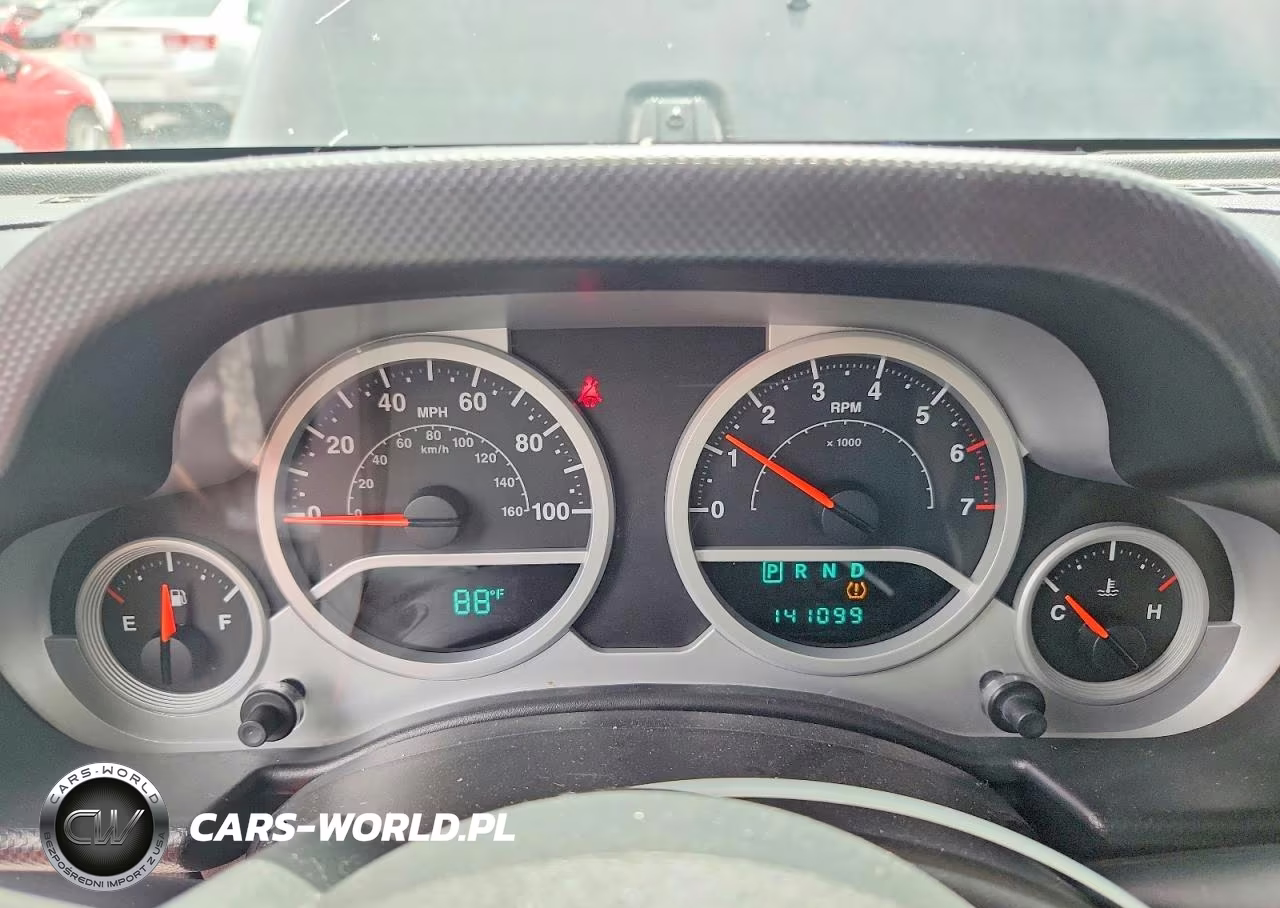 2010 Jeep Wrangler Unlimited Sahara VIN:1J4BA5H13AL123480 - 9