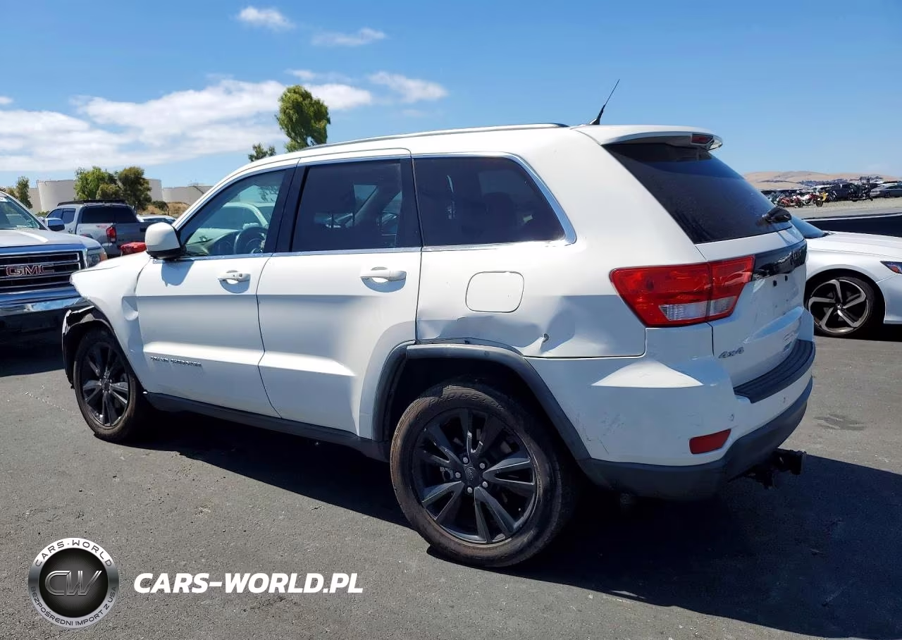 2012 Jeep Grand Cherokee Laredo VIN:1C4RJFAG5CC353842 - 2