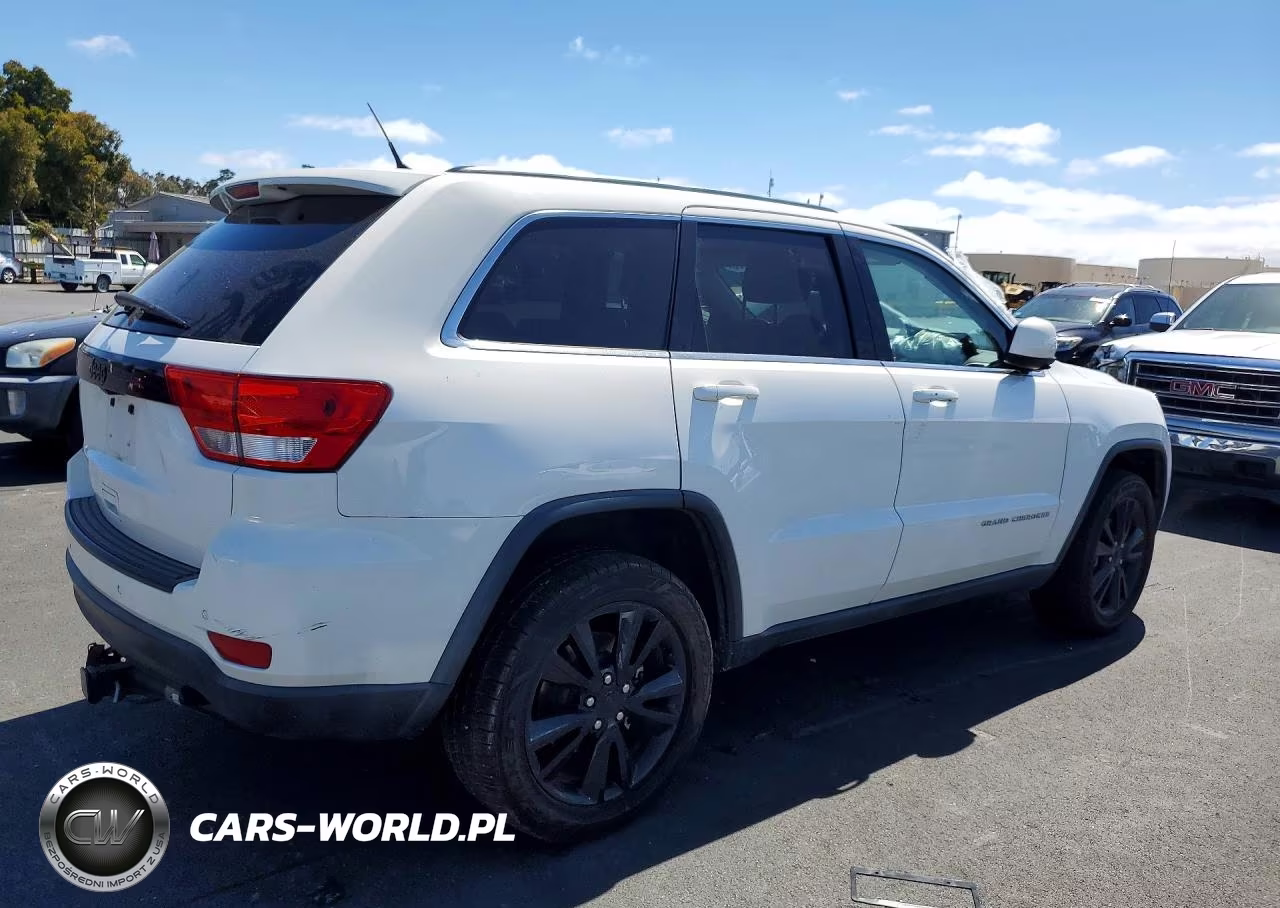 2012 Jeep Grand Cherokee Laredo VIN:1C4RJFAG5CC353842 - 3