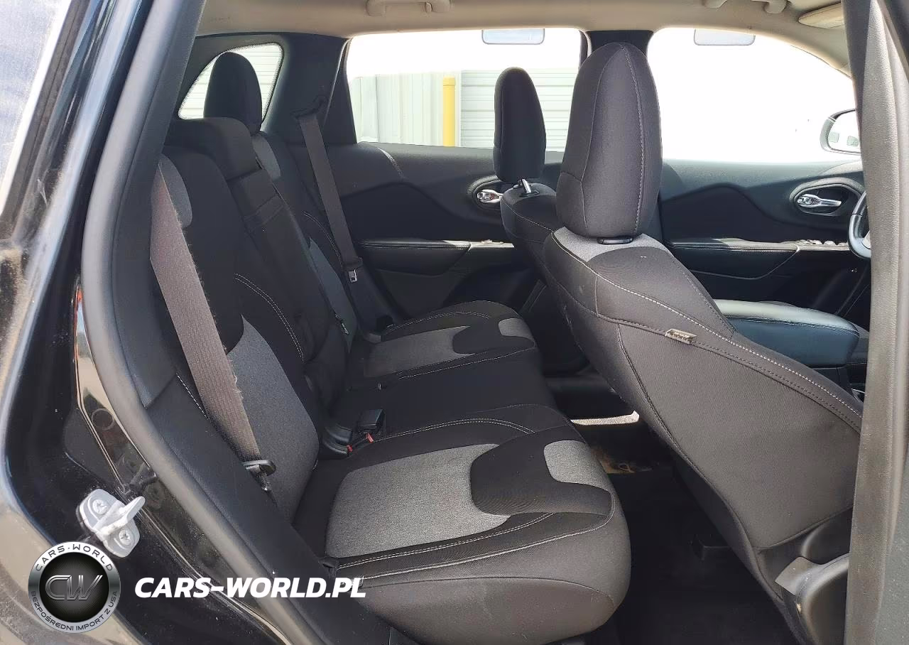 2014 Jeep Cherokee Latitude VIN:1C4PJLCS3EW300887 - 11