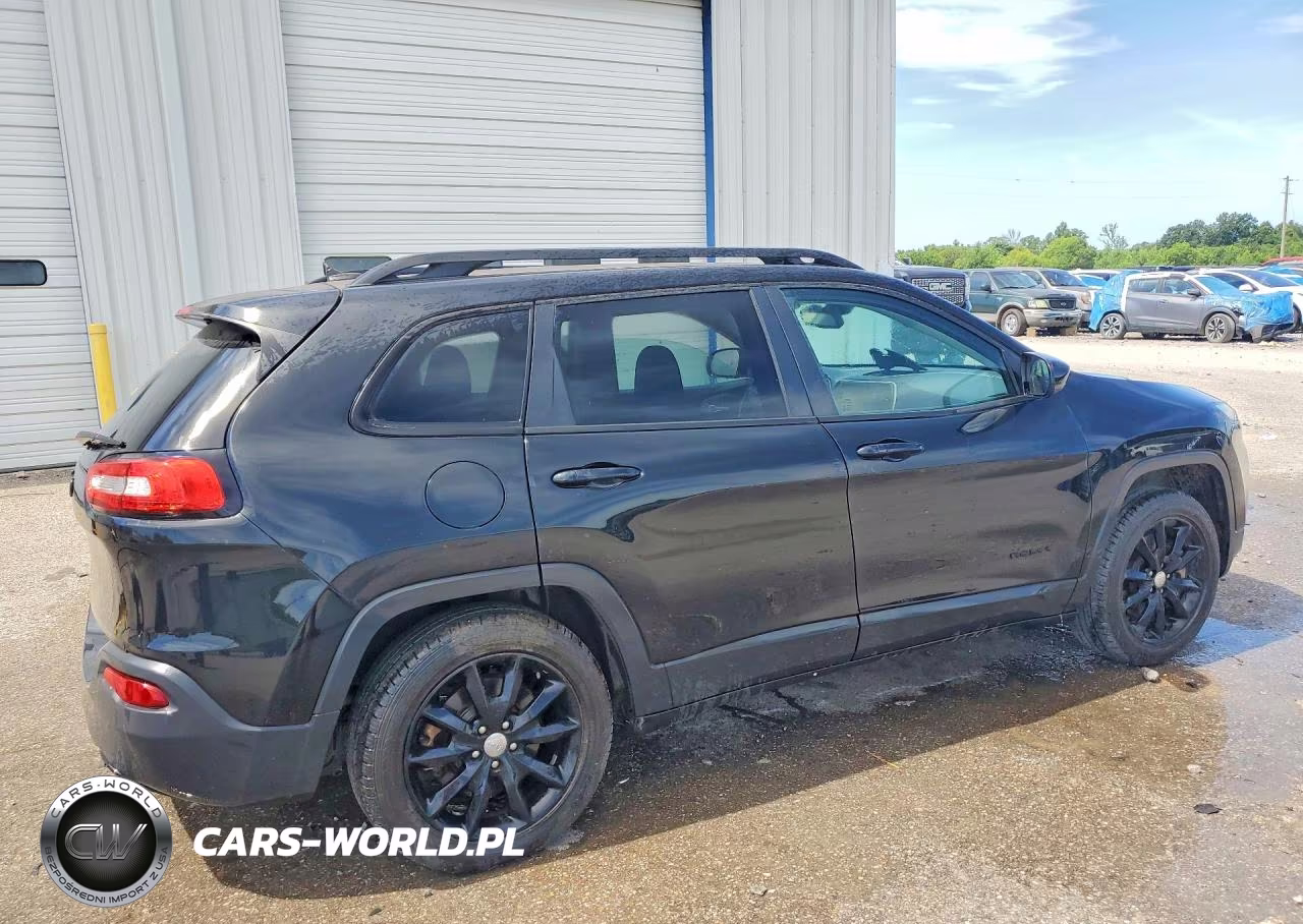 2014 Jeep Cherokee Latitude VIN:1C4PJLCS3EW300887 - 3