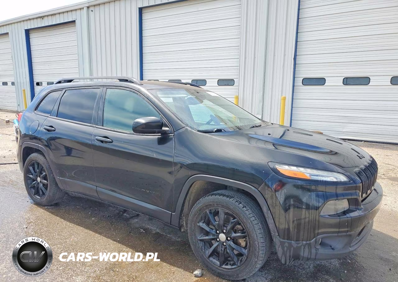 2014 Jeep Cherokee Latitude VIN:1C4PJLCS3EW300887 - 4