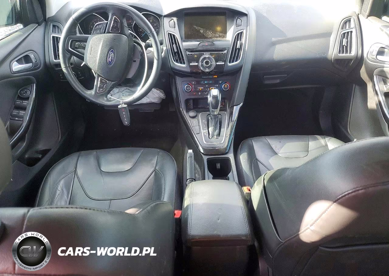 2018 Ford Focus Titanium VIN:1FADP3J24JL233013 - 8