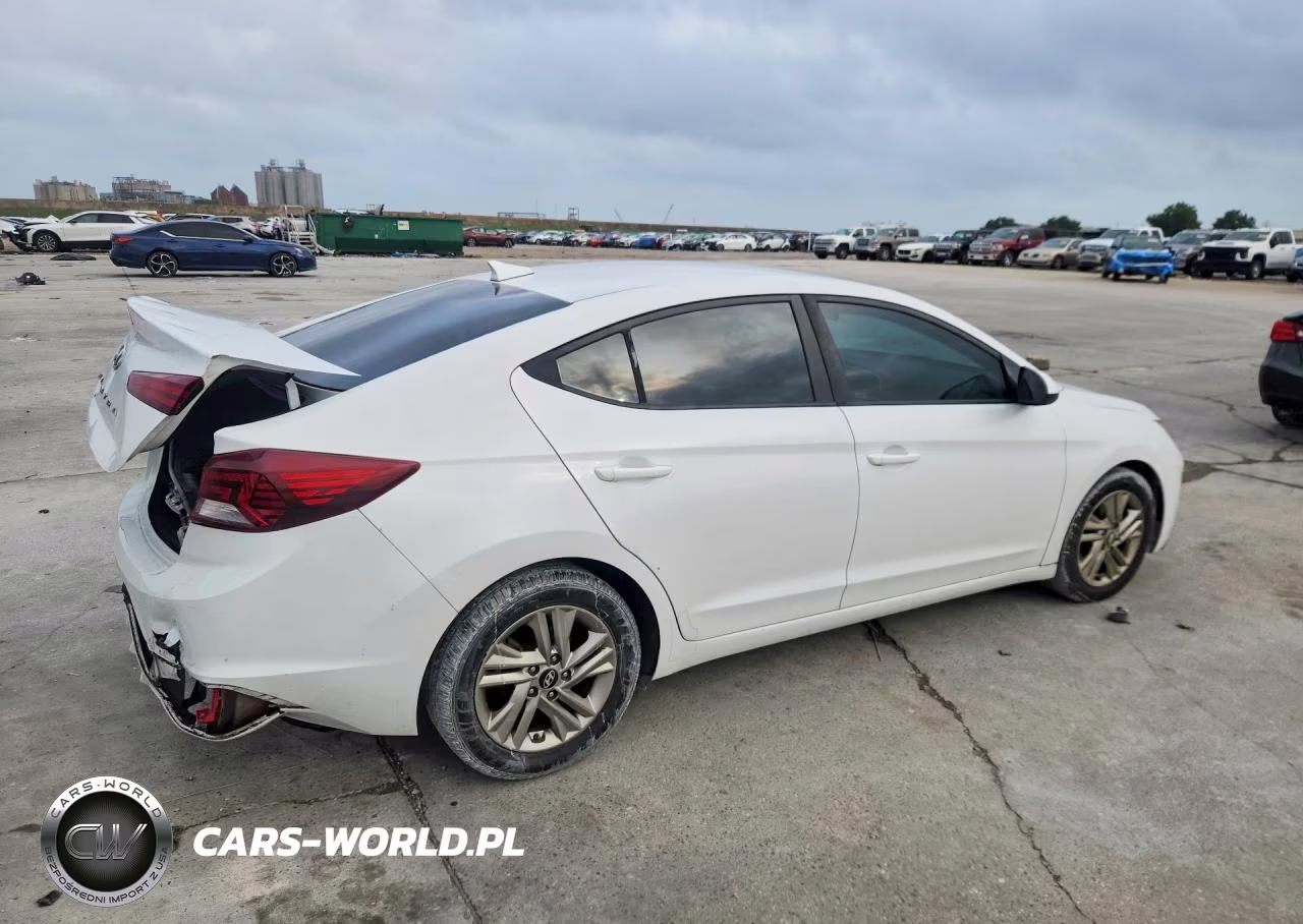 2019 Hyundai Elantra Sel VIN:5NPD84LF1KH419496 - 3
