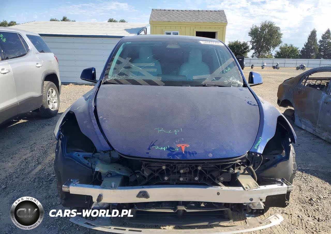 2022 Tesla Model Y VIN:7SAYGDEF8NF565563 - 5