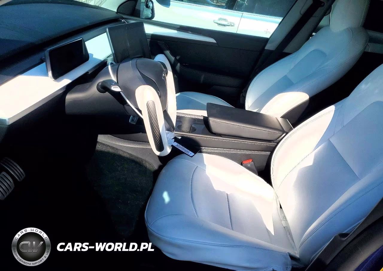 2022 Tesla Model Y VIN:7SAYGDEF8NF565563 - 7