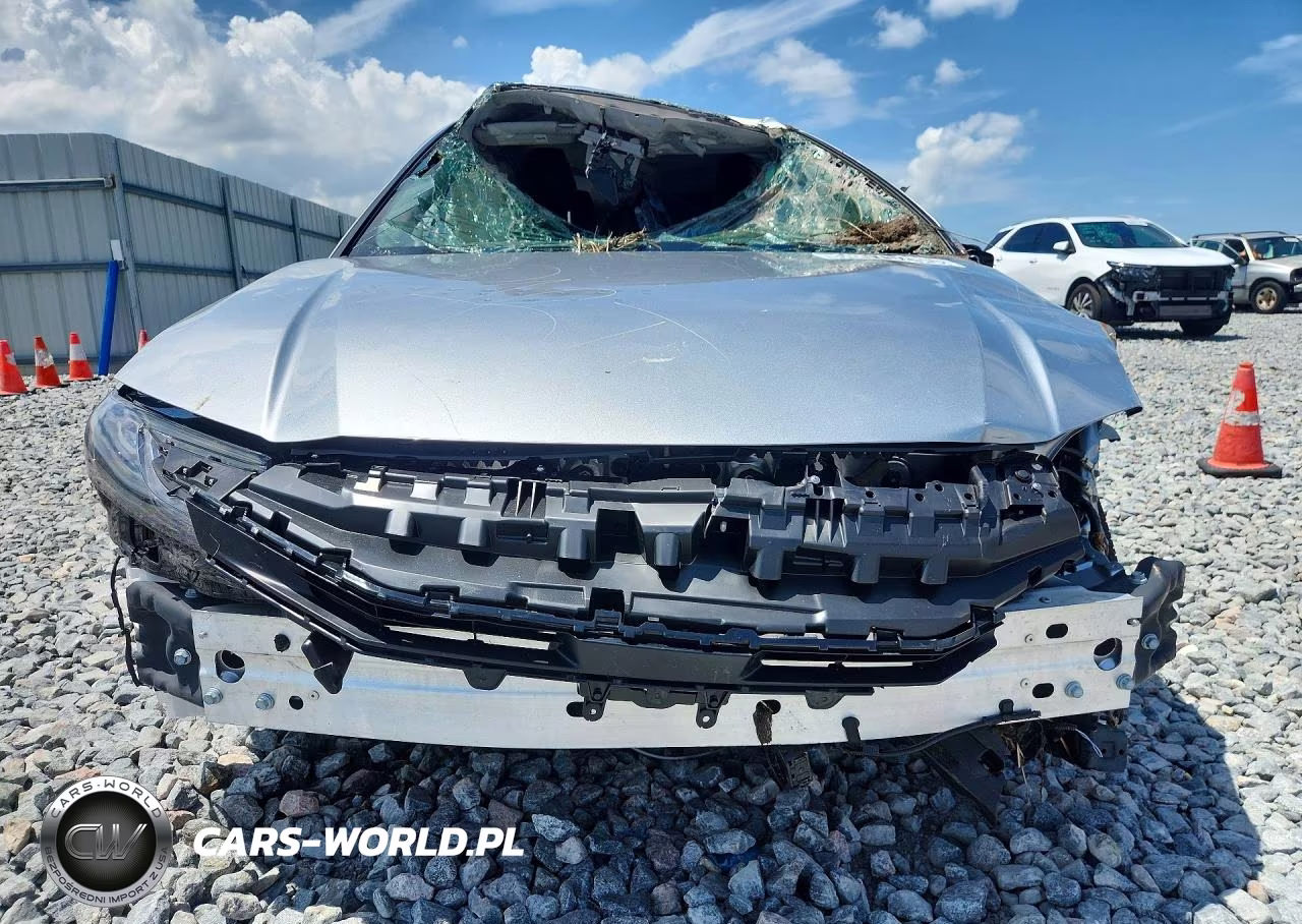 2026 Toyota Camry Le VIN:4T1DAACKXTU667782 - 5