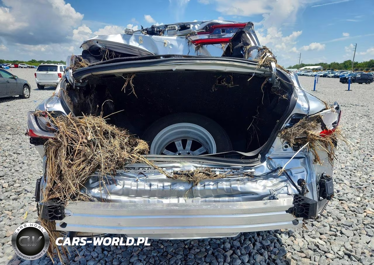 2026 Toyota Camry Le VIN:4T1DAACKXTU667782 - 6