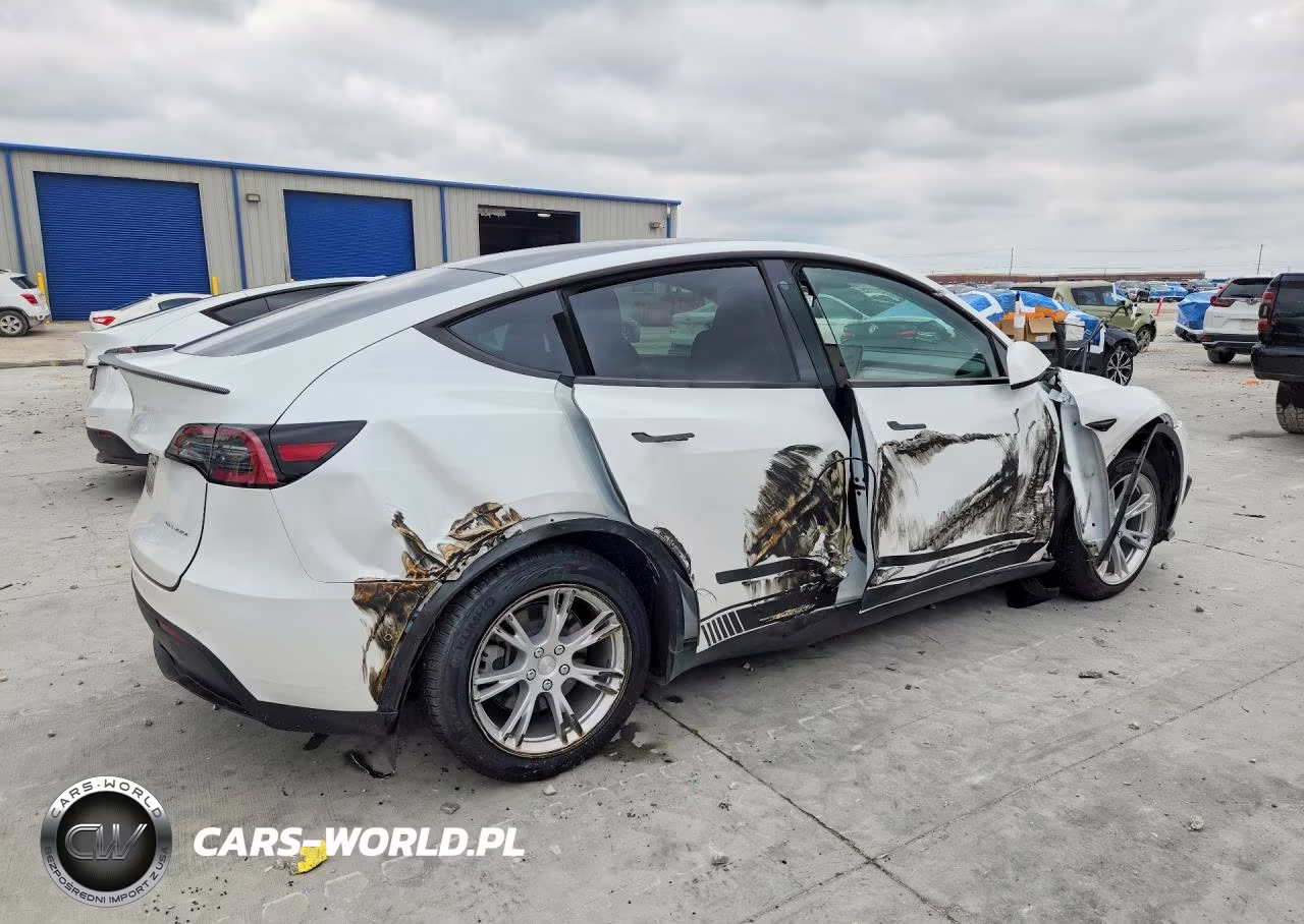 2022 Tesla Model Y VIN:7SAYGDEE9NF434469 - 3