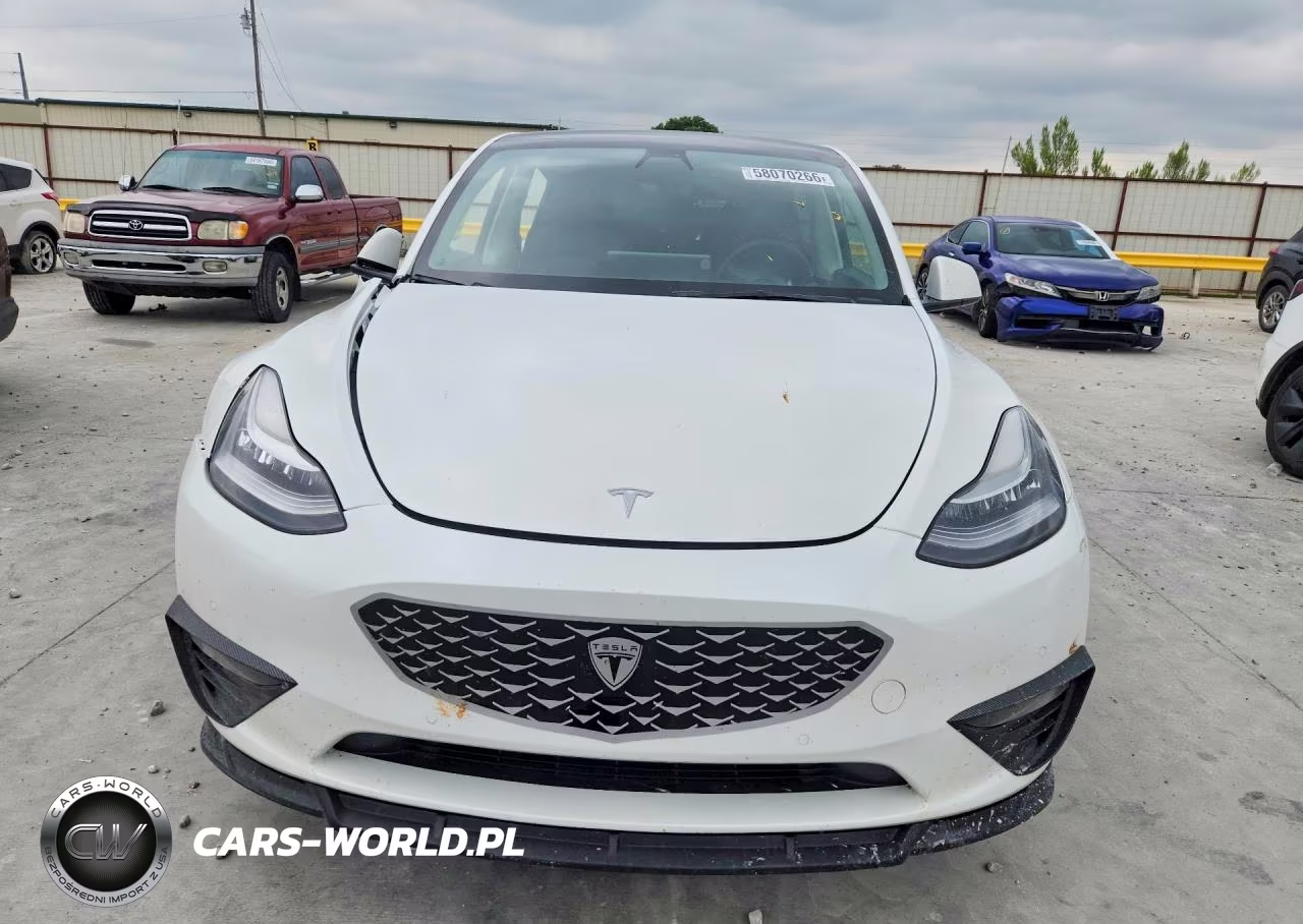 2022 Tesla Model Y VIN:7SAYGDEE9NF434469 - 5