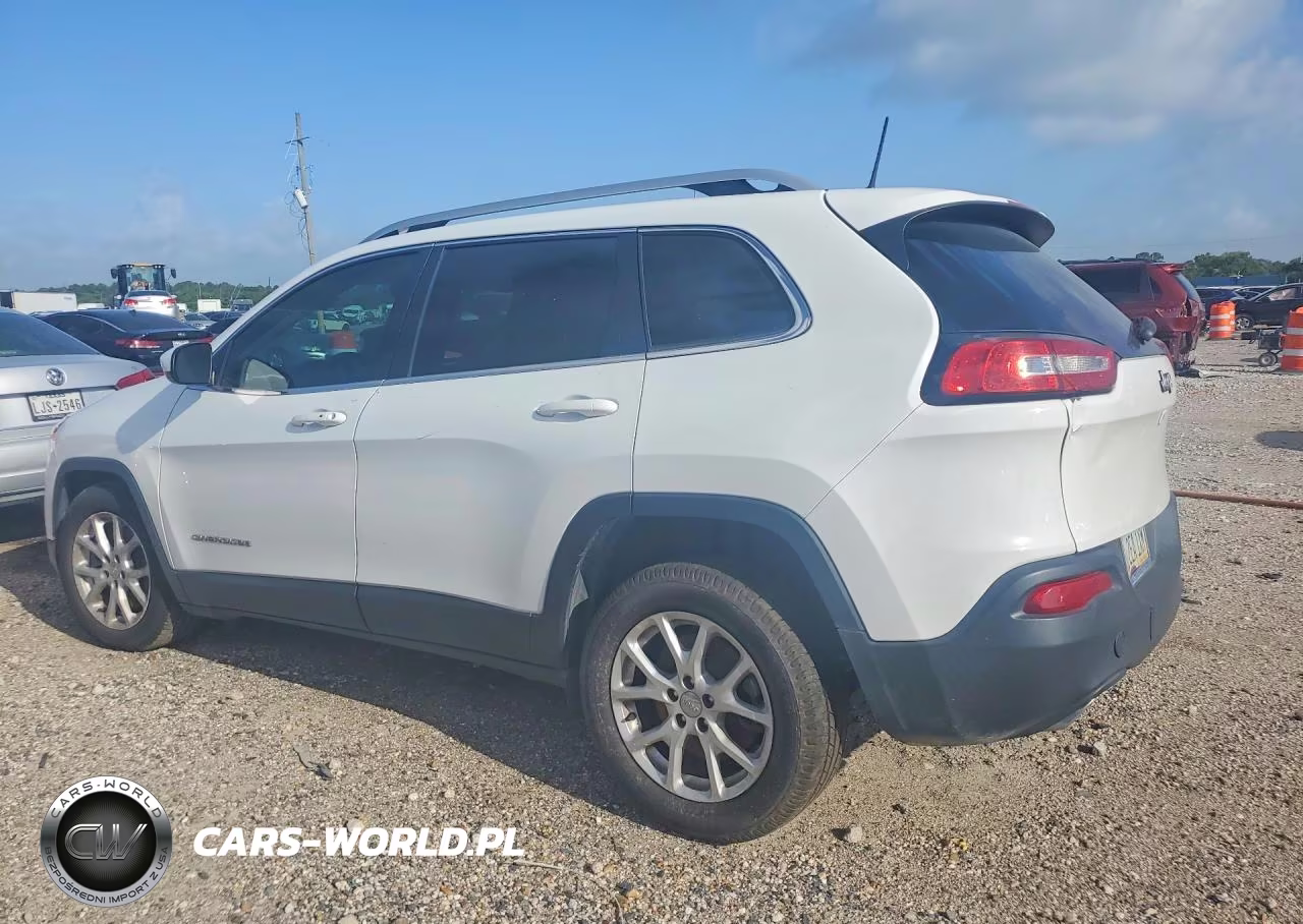 2016 Jeep Cherokee Latitude VIN:1C4PJLCSXGW160386 - 2