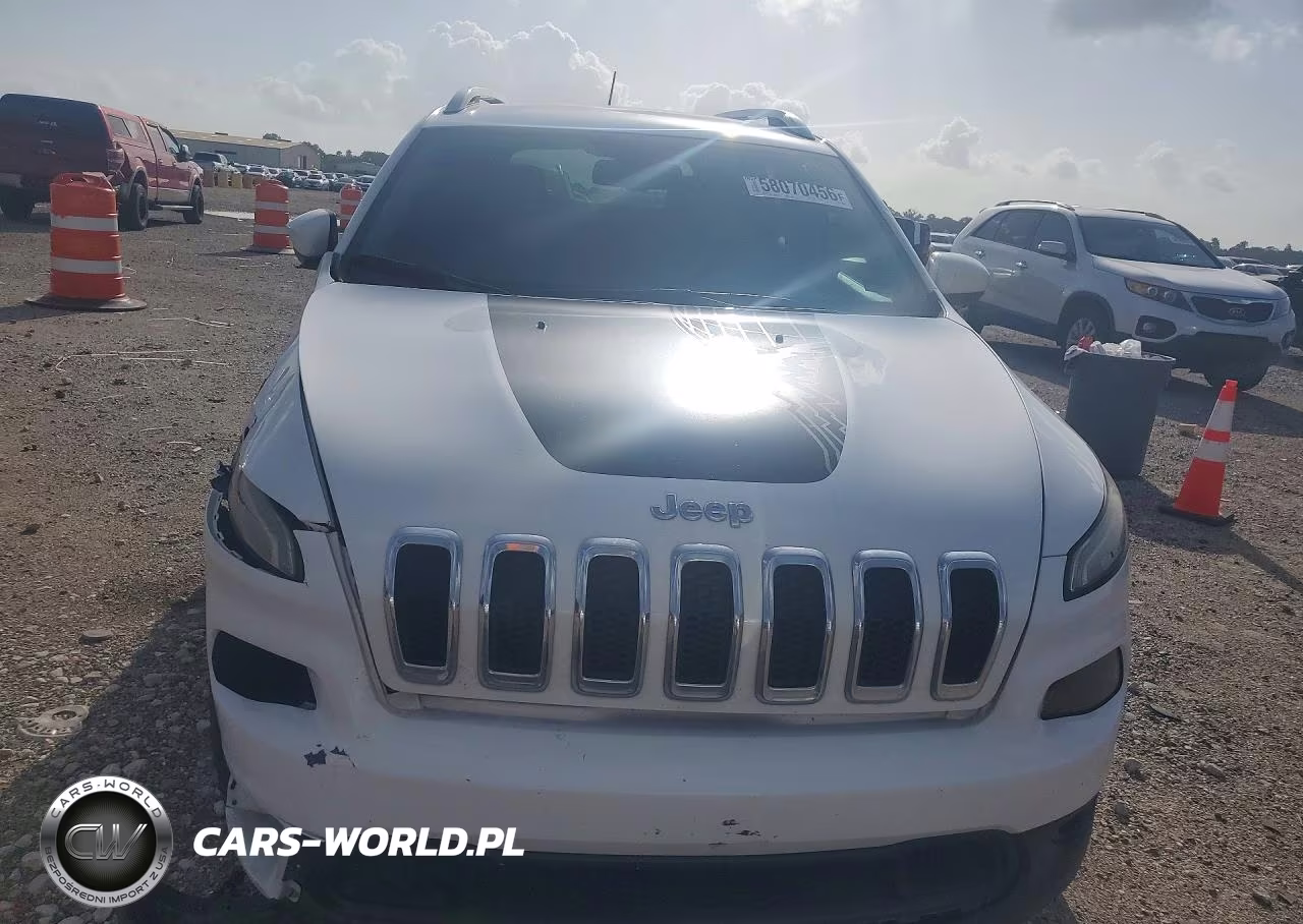 2016 Jeep Cherokee Latitude VIN:1C4PJLCSXGW160386 - 5