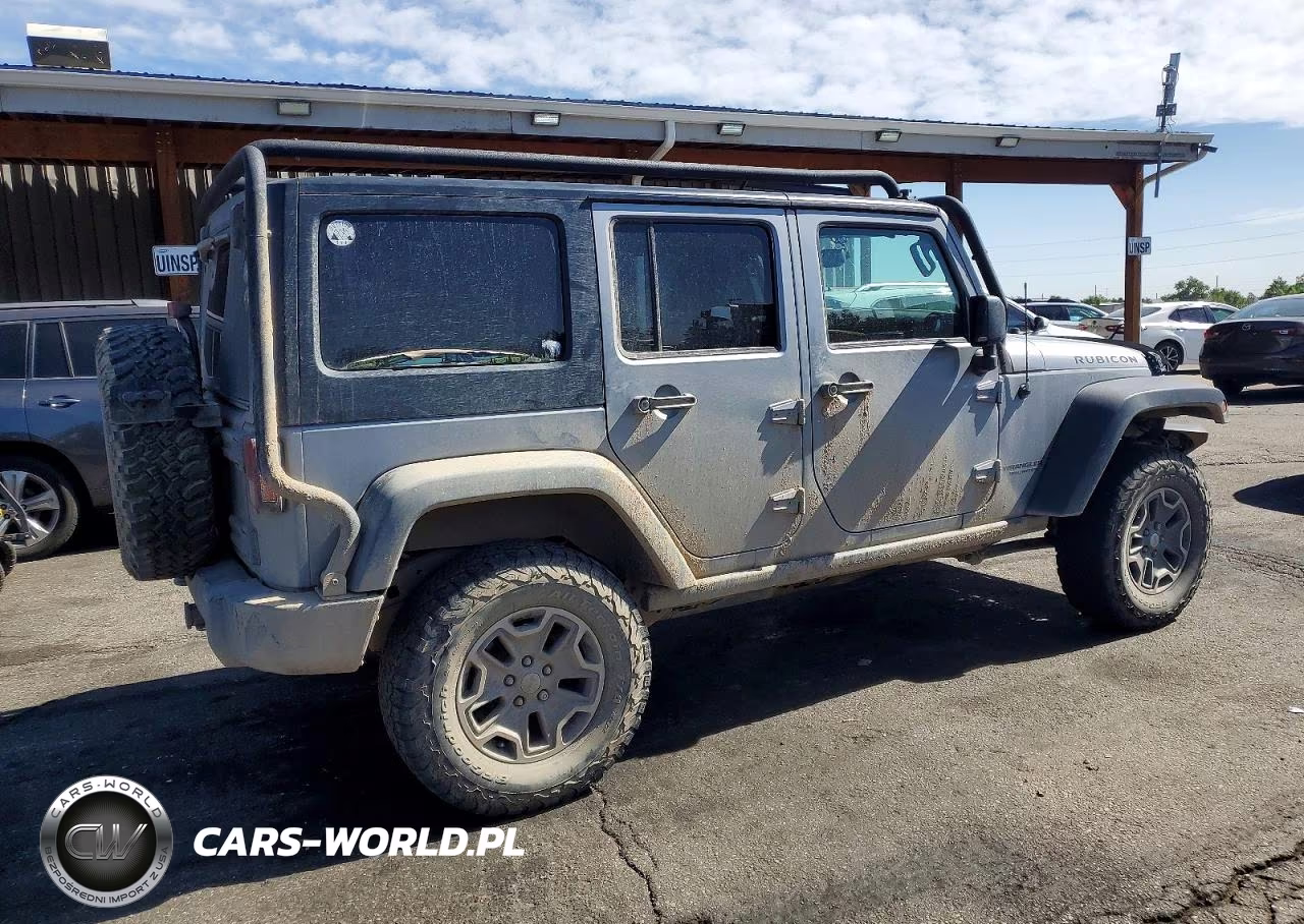 2014 Jeep Wrangler Unlimited Rubicon VIN:1C4BJWFG4EL166833 - 3