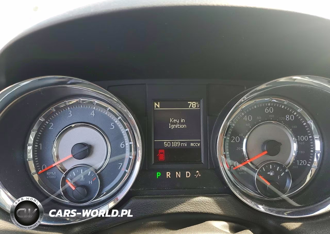 2013 Chrysler Town & Country Touring VIN:2C4RC1BG0DR713734 - 9