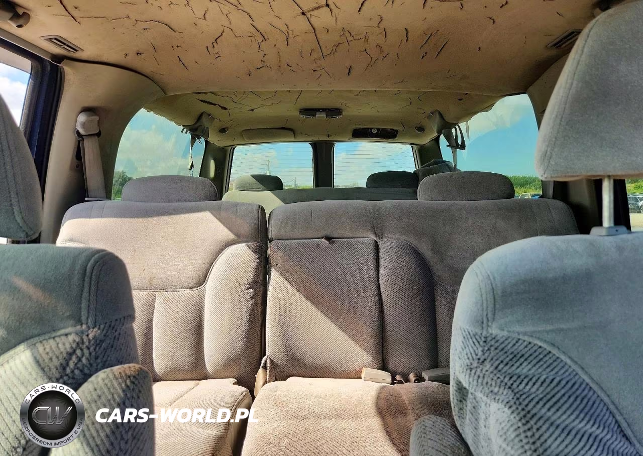 1997 Chevrolet Suburban C1500 VIN:1GNEC16R9VJ370719 - 10
