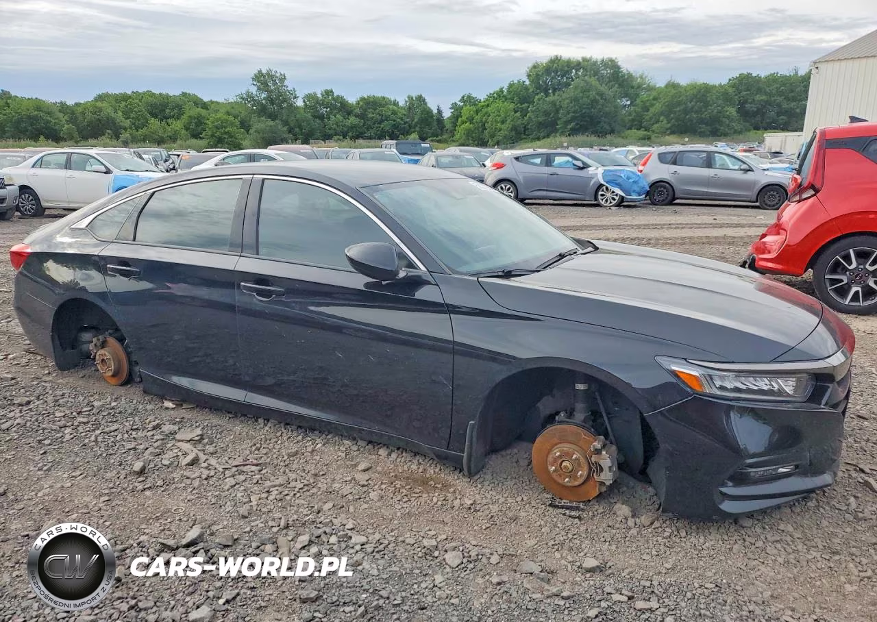2018 Honda Accord Sport VIN:1HGCV1F37JA266490 - 4