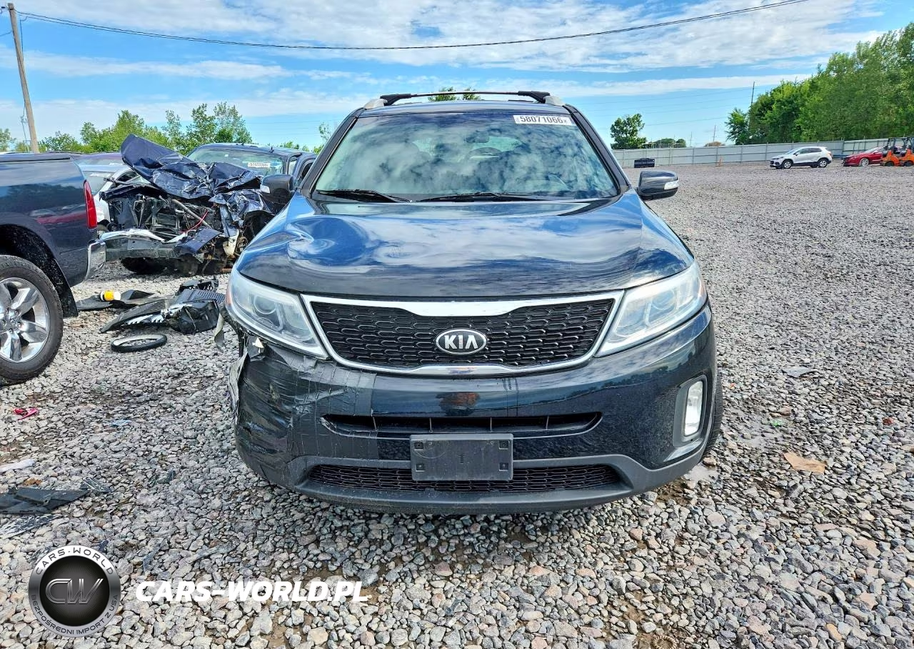 2015 Kia Sorento Lx VIN:5XYKTDA69FG582936 - 5