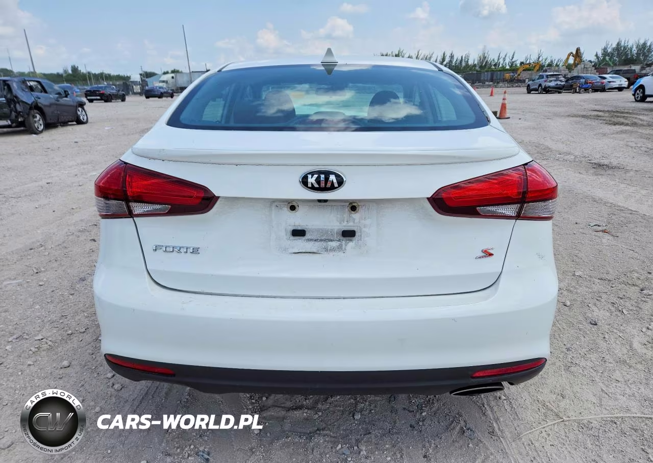 2018 Kia Forte S VIN:3KPFL4A77JE267780 - 6