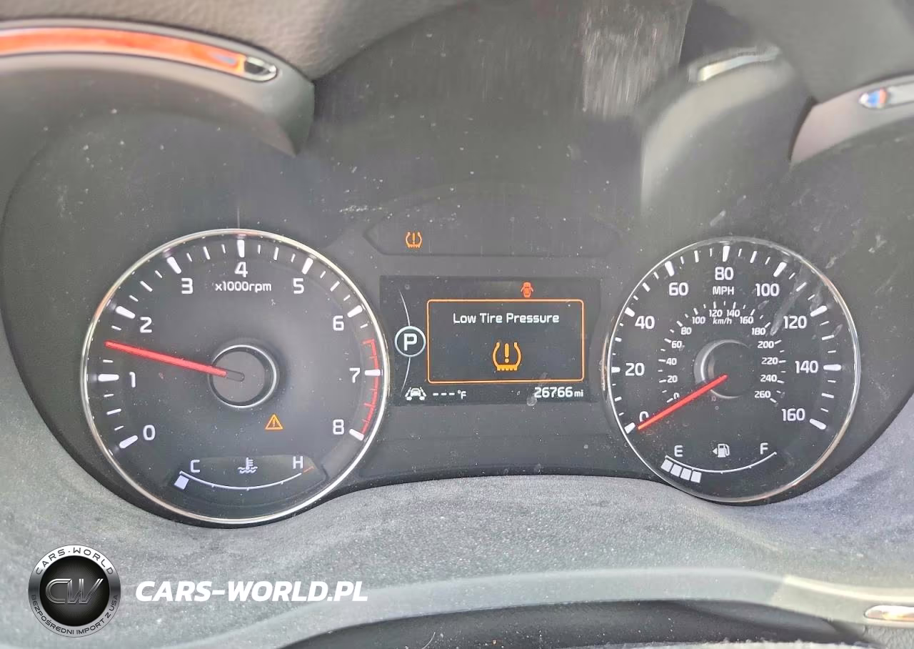 2018 Kia Forte S VIN:3KPFL4A77JE267780 - 9