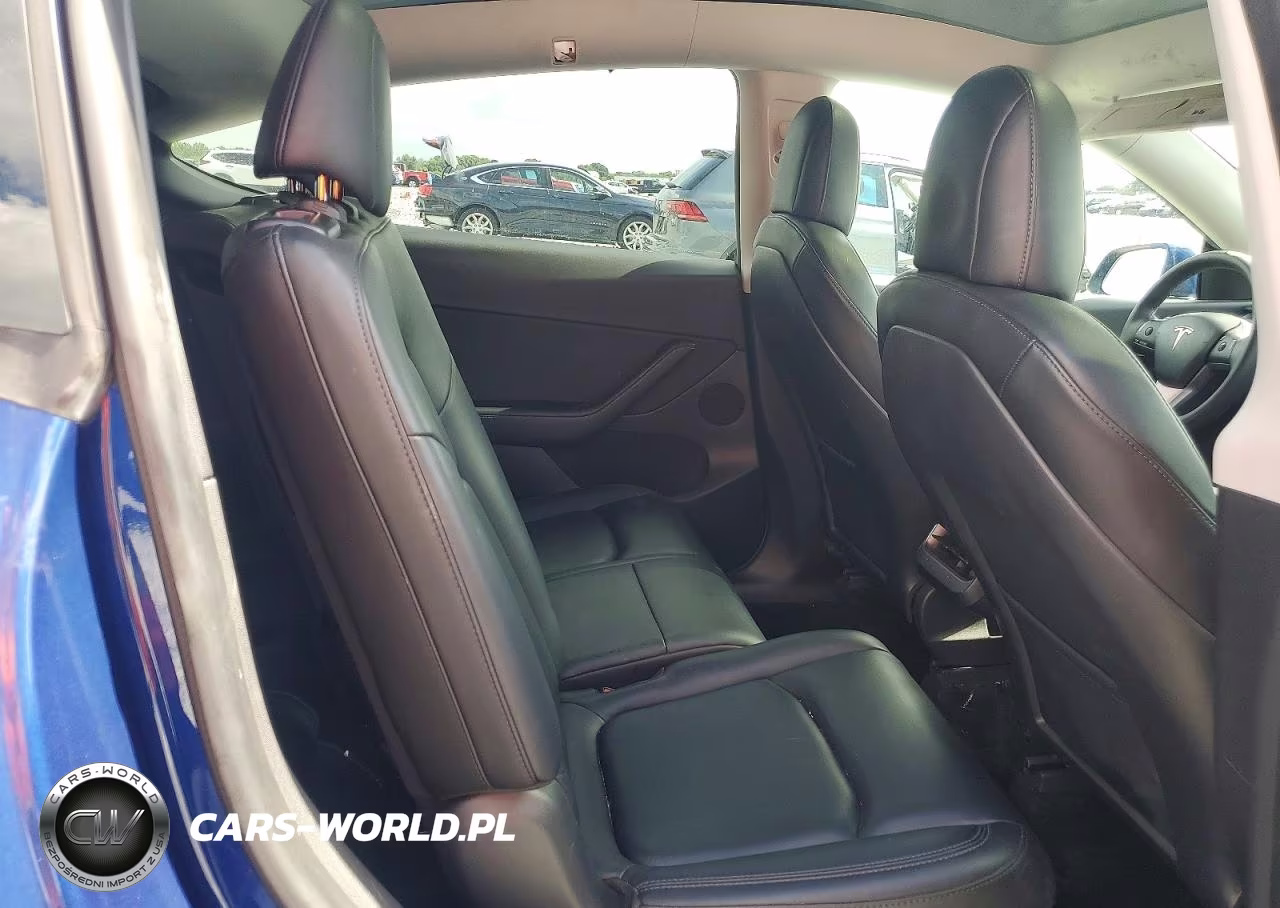 2022 Tesla Model Y VIN:7SAYGAEE1NF310176 - 10