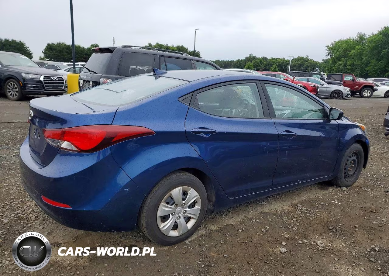 2016 Hyundai Elantra Se VIN:5NPDH4AE7GH681802 - 3