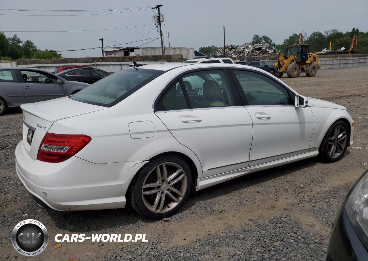 2013 Mercedes-Benz C 300 4Matic VIN:WDDGF8AB3DR271699 - 3